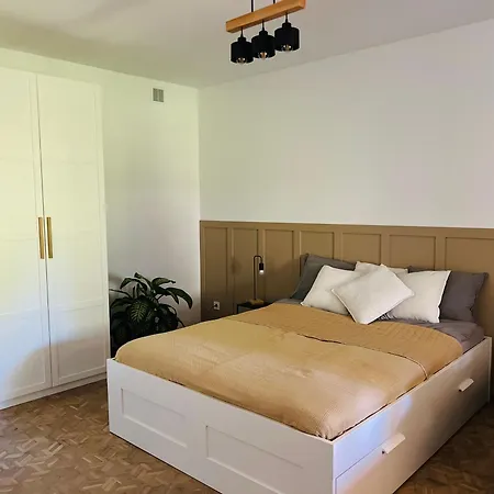 Dom Z Ogrodem W Zaciszu W-wy *