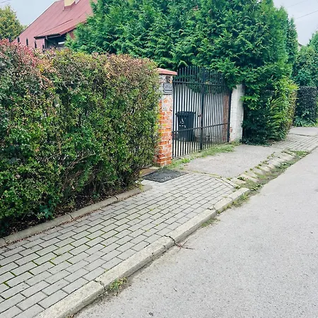 Dom Z Ogrodem W Zaciszu W-wy *