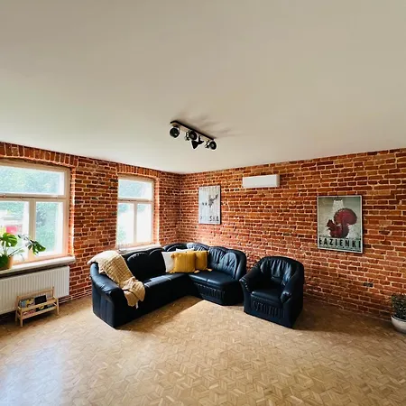 Dom Z Ogrodem W Zaciszu W-wy Varsóvia