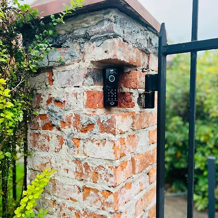 Dom Z Ogrodem W Zaciszu W-wy