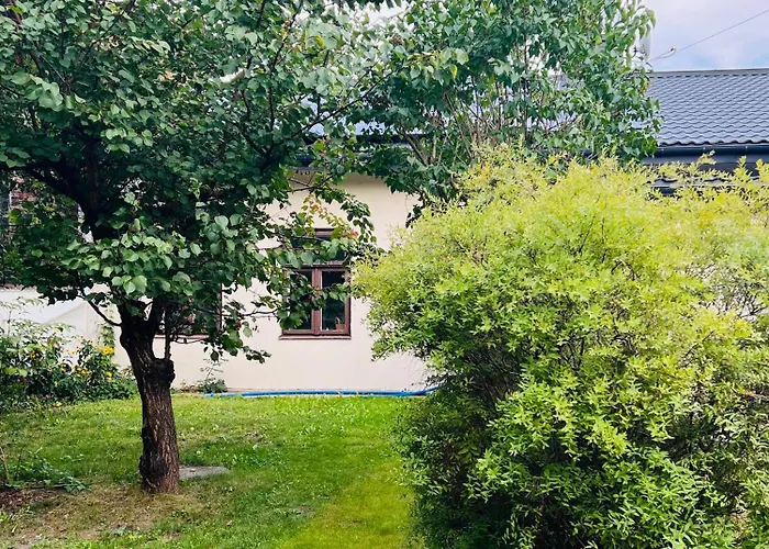 Dom Z Ogrodem W Zaciszu W-wy * Warszawa