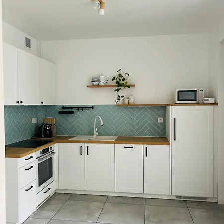 Dom Z Ogrodem W Zaciszu W-wy Semesterbostad *